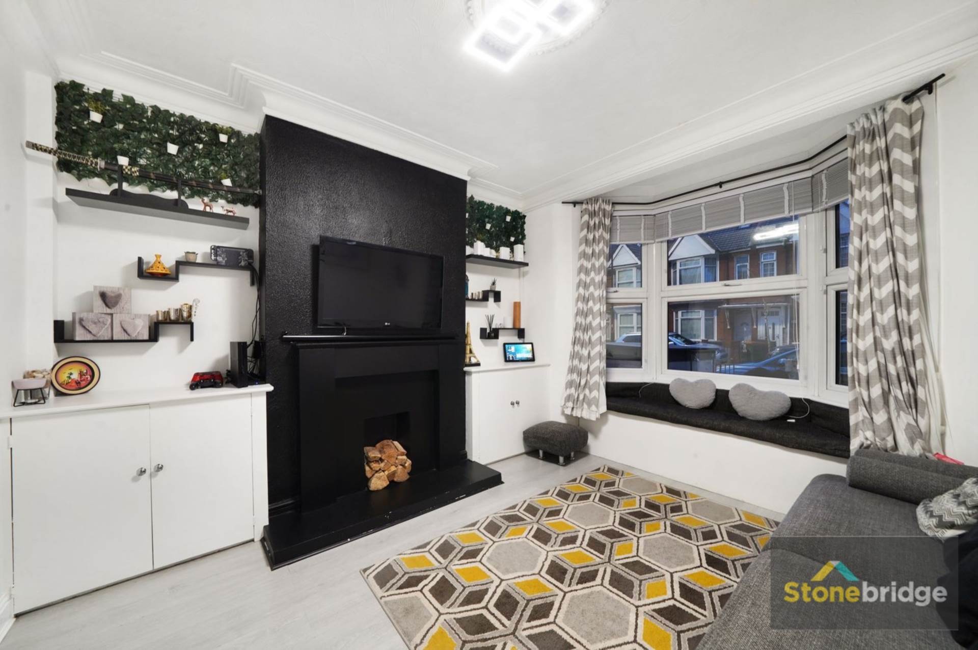 Hatherley Gardens, East Ham, E6 3HG, Image 2