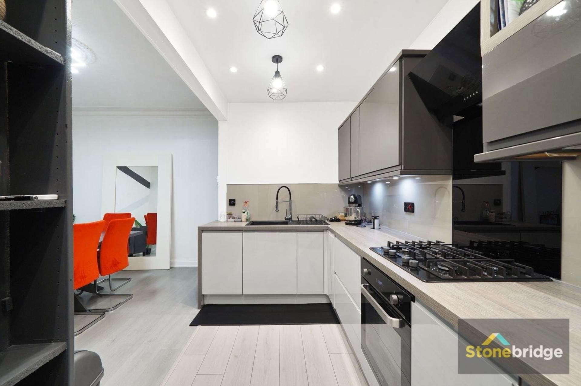 Hatherley Gardens, East Ham, E6 3HG, Image 4