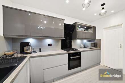 Hatherley Gardens, East Ham, E6 3HG, Image 5
