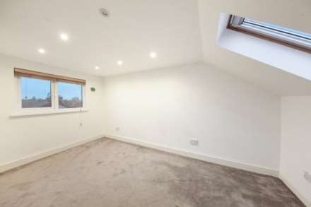Fourth Avenue, Manor Park, E12 6DB, Image 15
