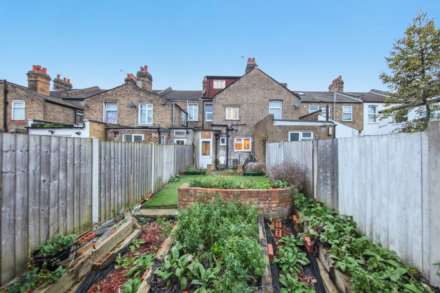 Fourth Avenue, Manor Park, E12 6DB, Image 19