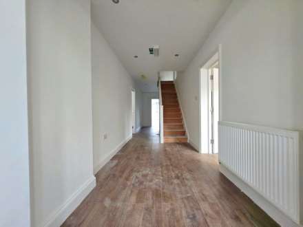Leyswood Drive, Ilford, IG2 7JE, Image 11