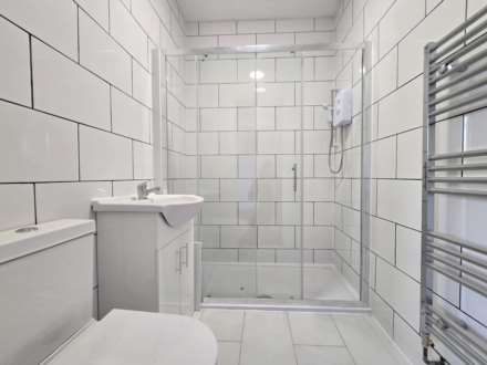 Leyswood Drive, Ilford, IG2 7JE, Image 12