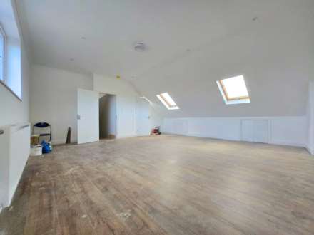Leyswood Drive, Ilford, IG2 7JE, Image 13