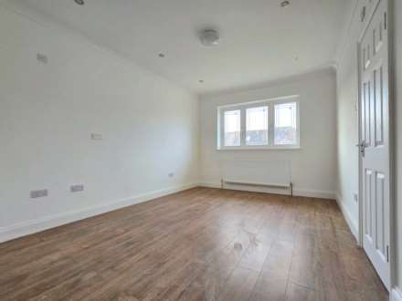 Leyswood Drive, Ilford, IG2 7JE, Image 14