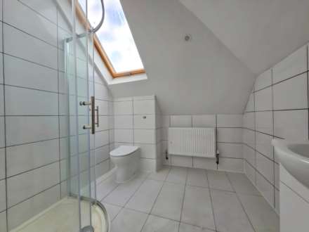 Leyswood Drive, Ilford, IG2 7JE, Image 15