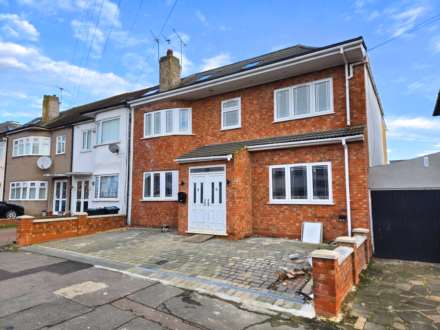 Leyswood Drive, Ilford, IG2 7JE, Image 2