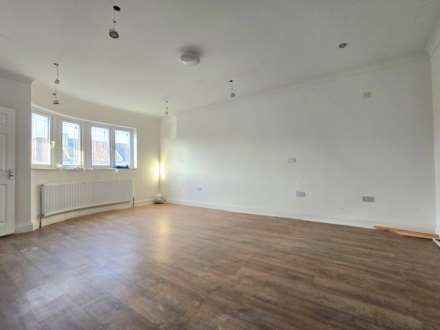 Leyswood Drive, Ilford, IG2 7JE, Image 3