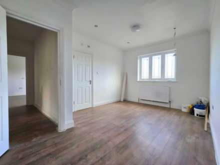 Leyswood Drive, Ilford, IG2 7JE, Image 4
