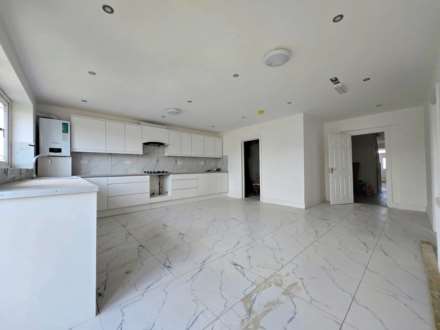 Leyswood Drive, Ilford, IG2 7JE, Image 7