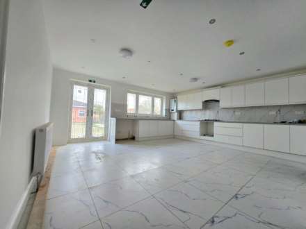 Leyswood Drive, Ilford, IG2 7JE, Image 8