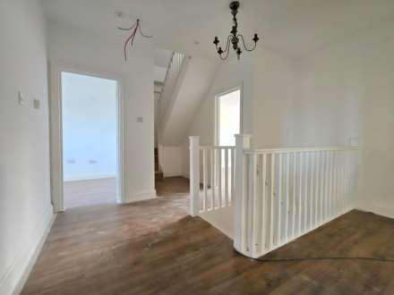 Leyswood Drive, Ilford, IG2 7JE, Image 9