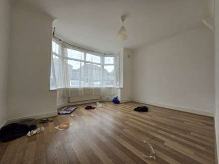 Mansfield Road, Ilford, IG1 3BD, Image 2