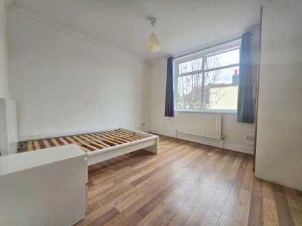 Mansfield Road, Ilford, IG1 3BD, Image 4