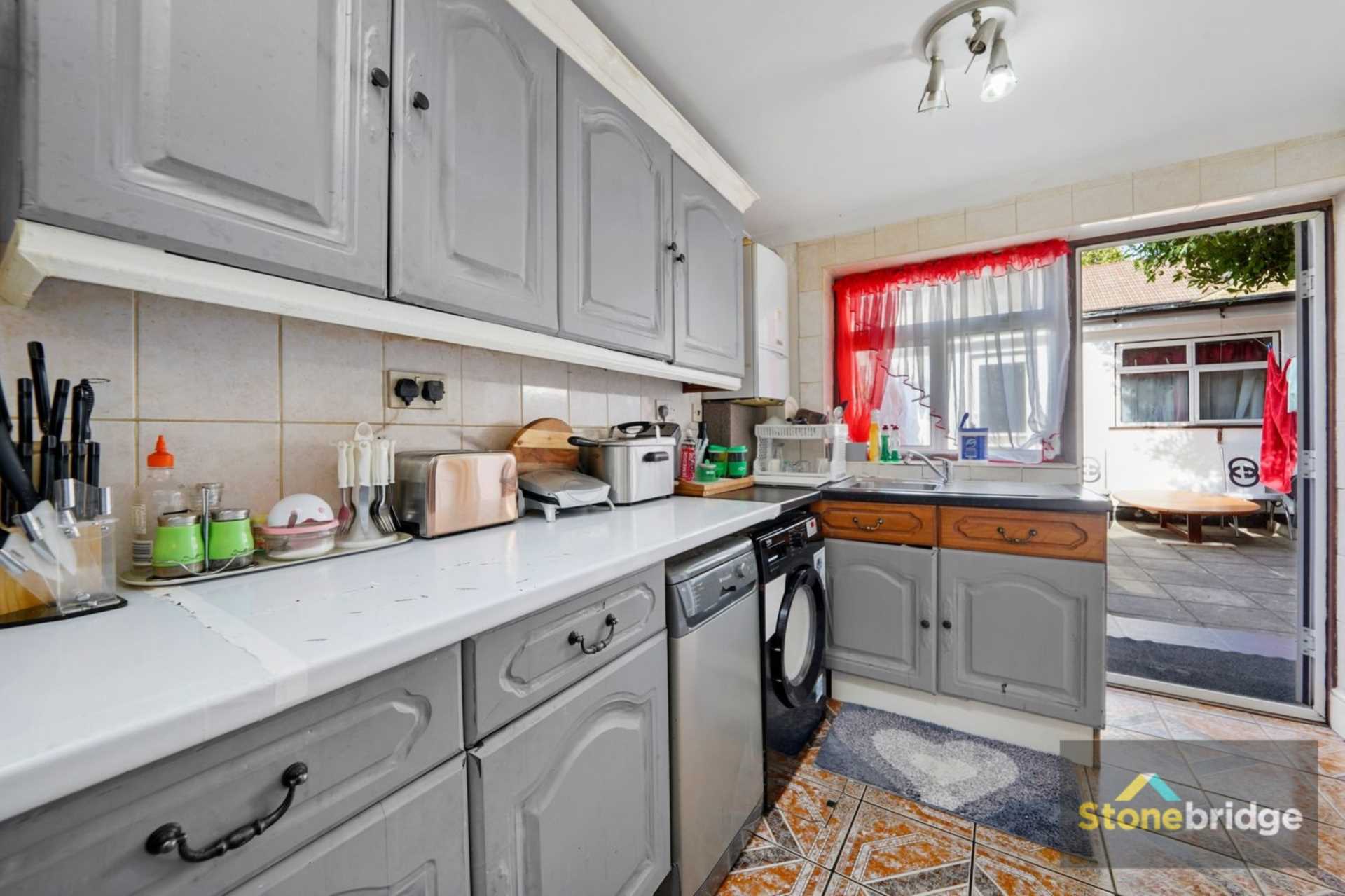 Lawrence Road, East Ham, E6 1JN, Image 7