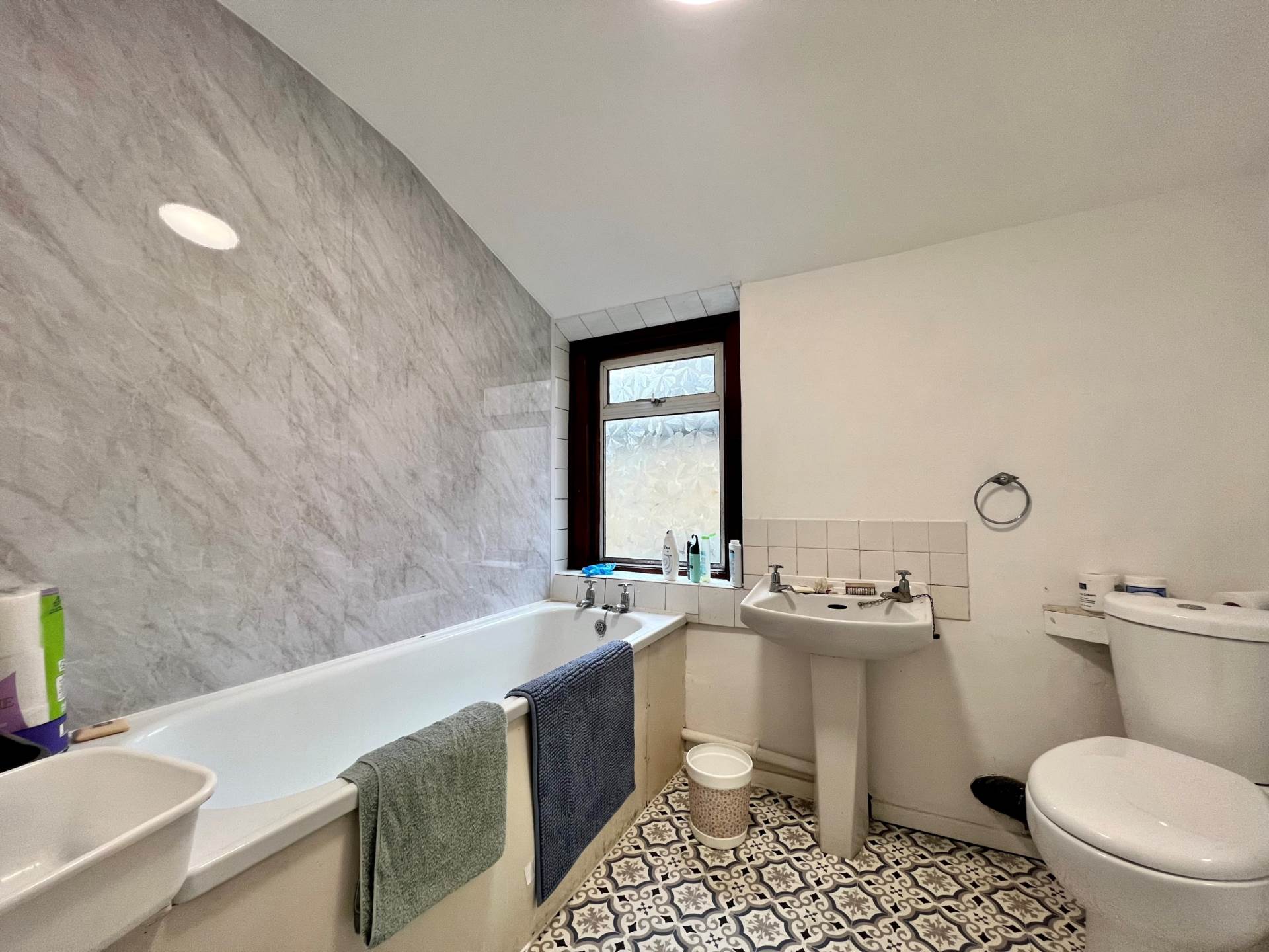 Woodhouse Grove, London, E12 6SR, Image 11