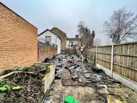 Woodhouse Grove, London, E12 6SR, Image 6