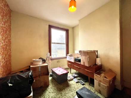 Woodhouse Grove, London, E12 6SR, Image 9