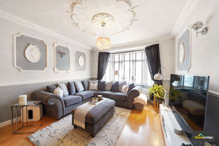Lonsdale Avenue, Eastham, E6, Image 4