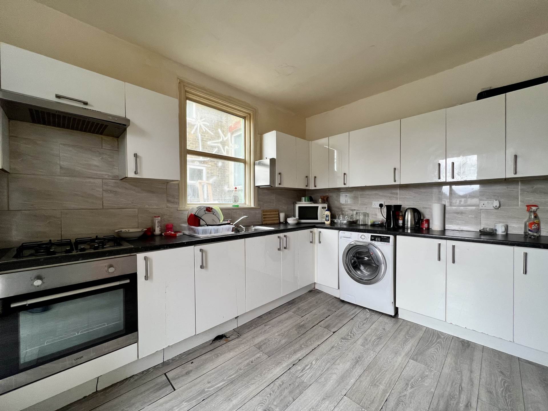 Barking Road, East Ham, E6 3BP, Image 11