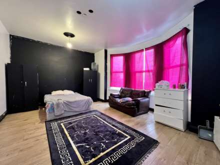 Barking Road, East Ham, E6 3BP, Image 2