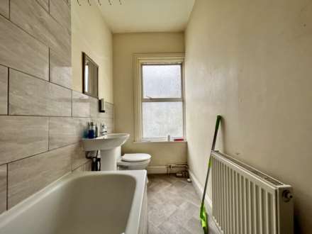 Barking Road, East Ham, E6 3BP, Image 8