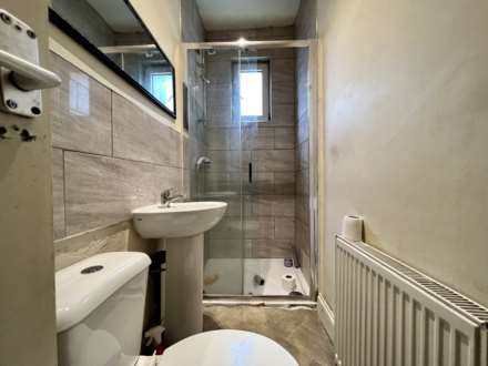 Barking Road, East Ham, E6 3BP, Image 9