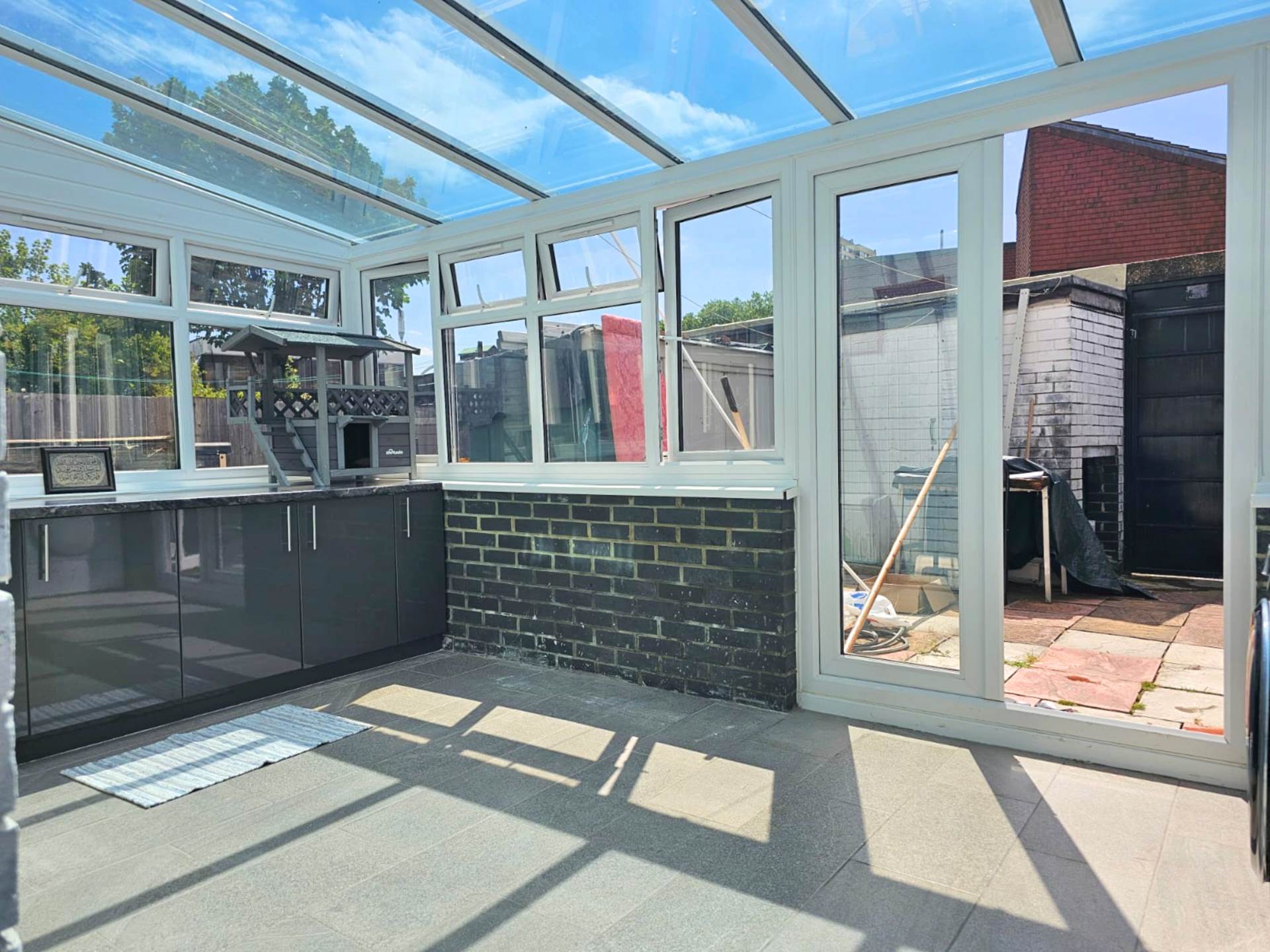 Warren Gardens, Stratford, E15, Image 10