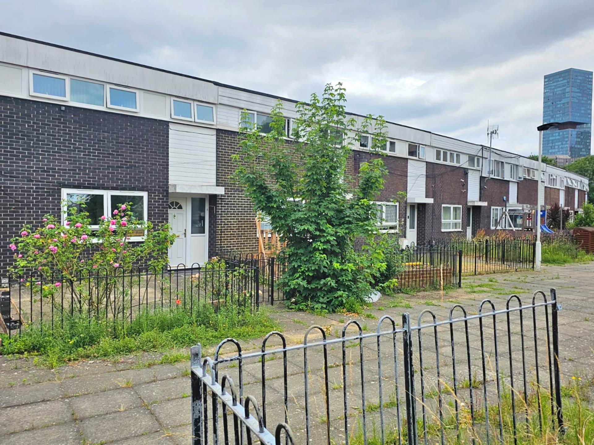Warren Gardens, Stratford, E15, Image 11