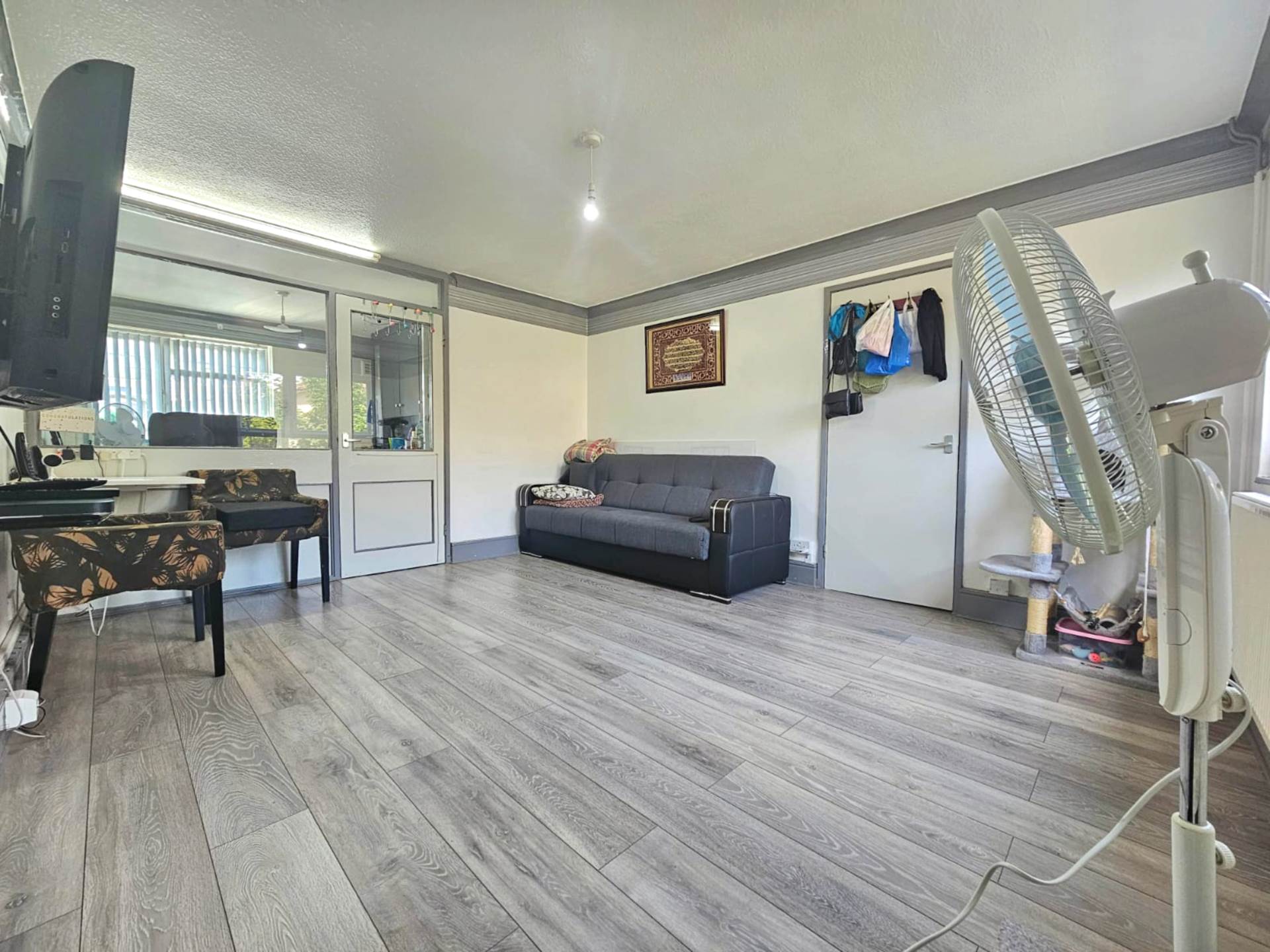 Warren Gardens, Stratford, E15, Image 3