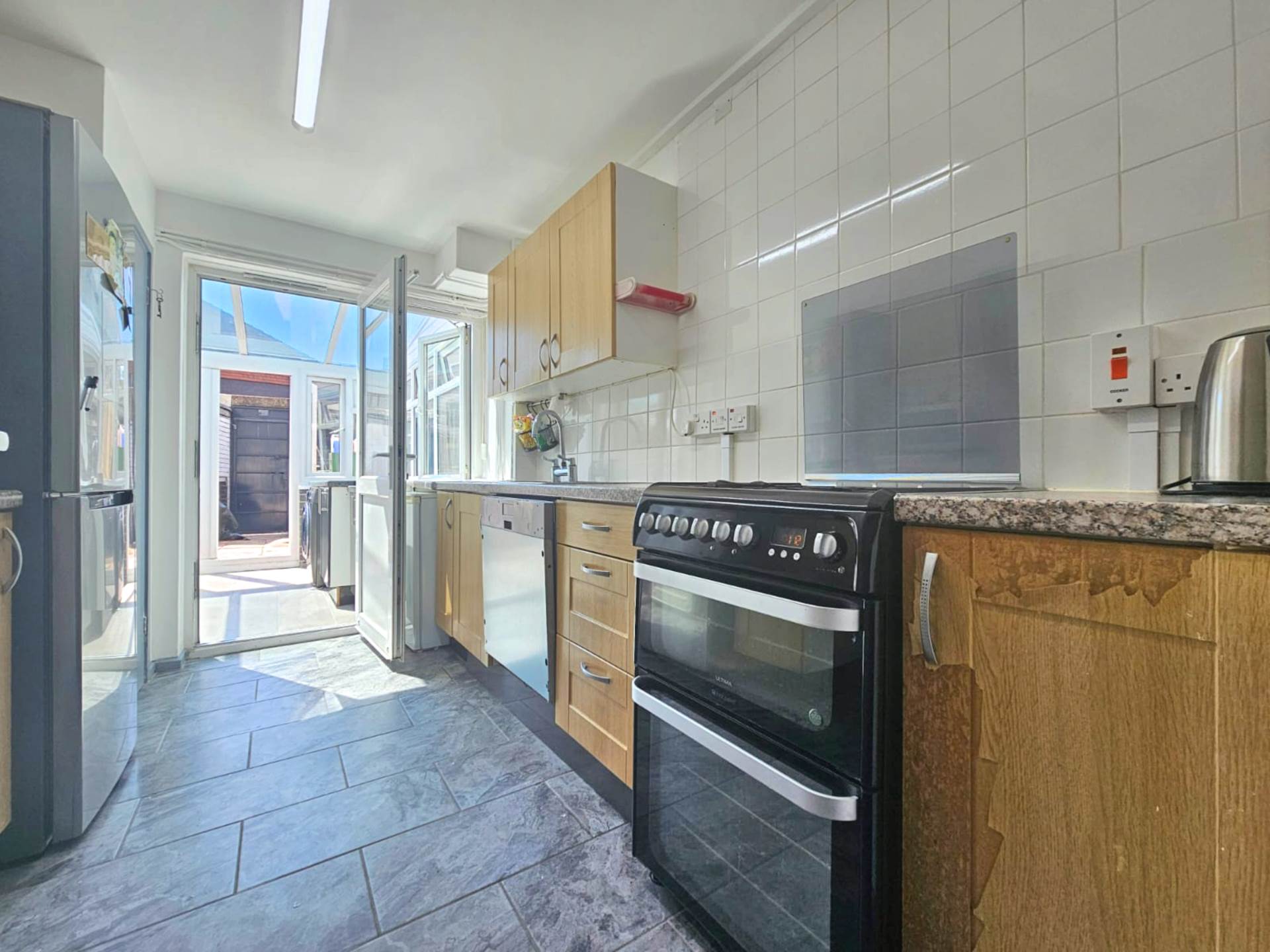 Warren Gardens, Stratford, E15, Image 7