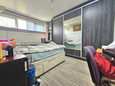 Warren Gardens, Stratford, E15, Image 9