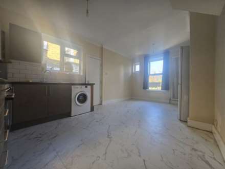 Albert Road, Leyton, E10, Image 3