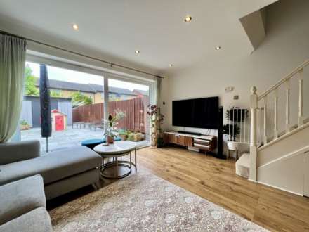 Cranberry Lane, London, E16 4PD, Image 2