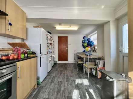 Chestnut Avenue, Forest Gate, E7 0JJ, Image 4