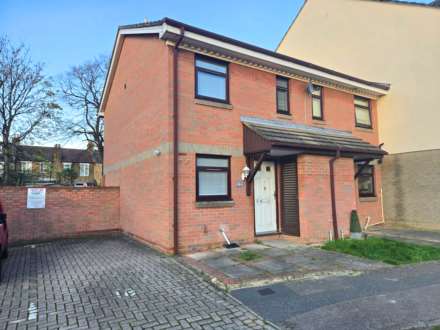 Broadoak Close, London, E4 9AX, Image 1
