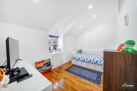 Coventry Close, Beckton, E6 5QT, Image 13