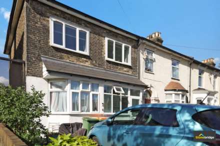 2 Bedroom Flat, Durham Road, Manor Park, E12 5AX