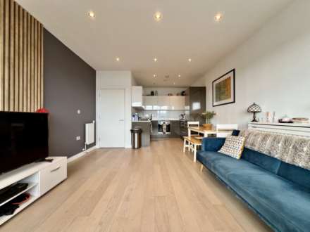 1 Bedroom Terrace, Baillie Apartments, Lockside Way, London, E16 2JQ