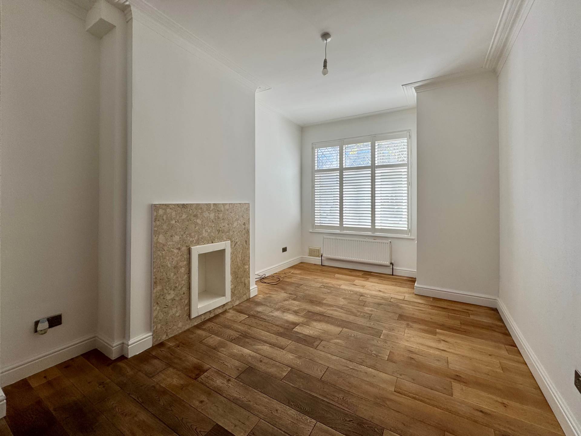 Pulleyns Avenue, East Ham, E6, Image 1