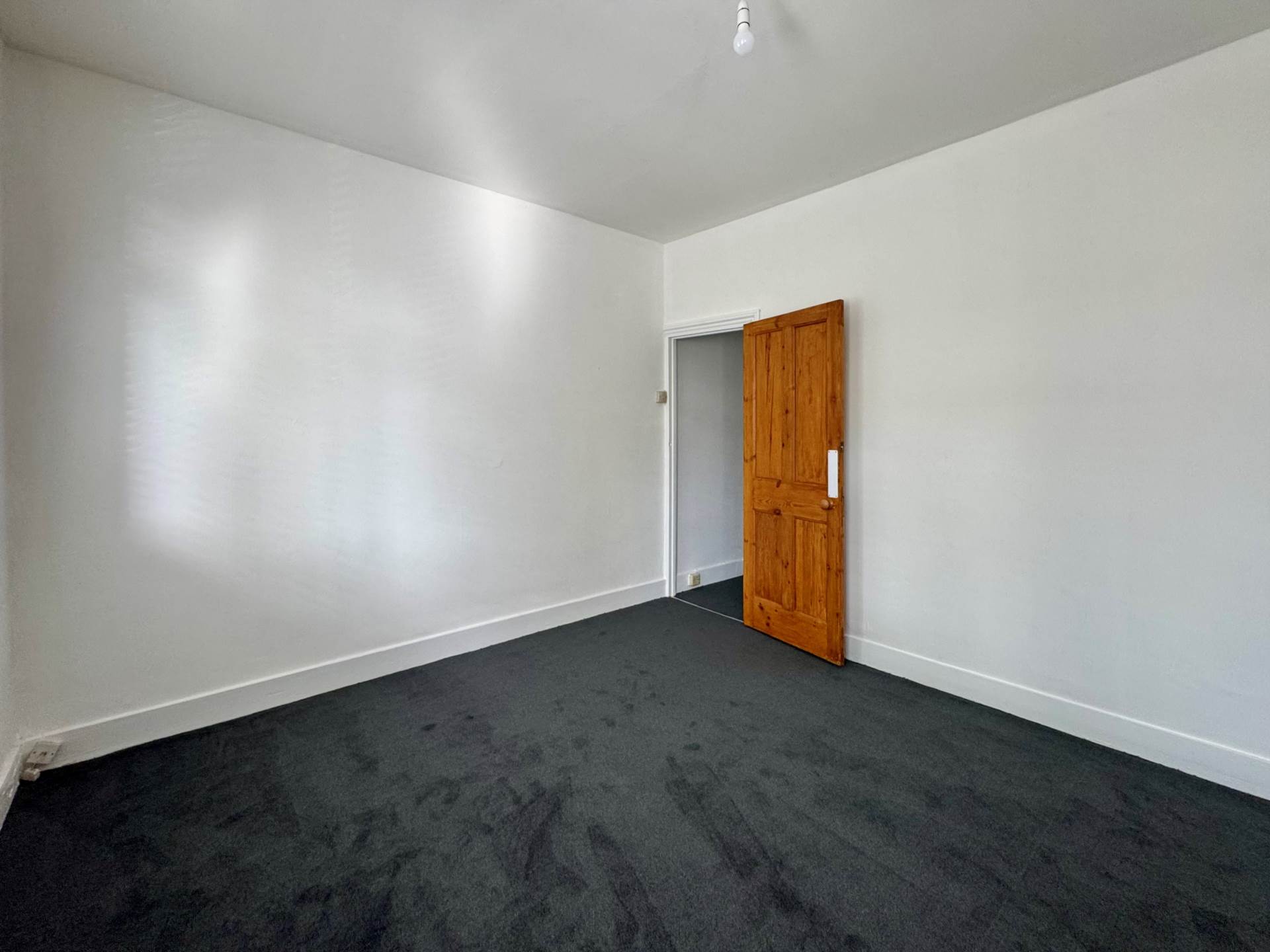 Pulleyns Avenue, East Ham, E6, Image 9