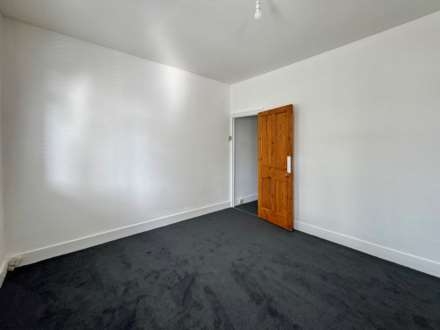 Pulleyns Avenue, East Ham, E6, Image 9