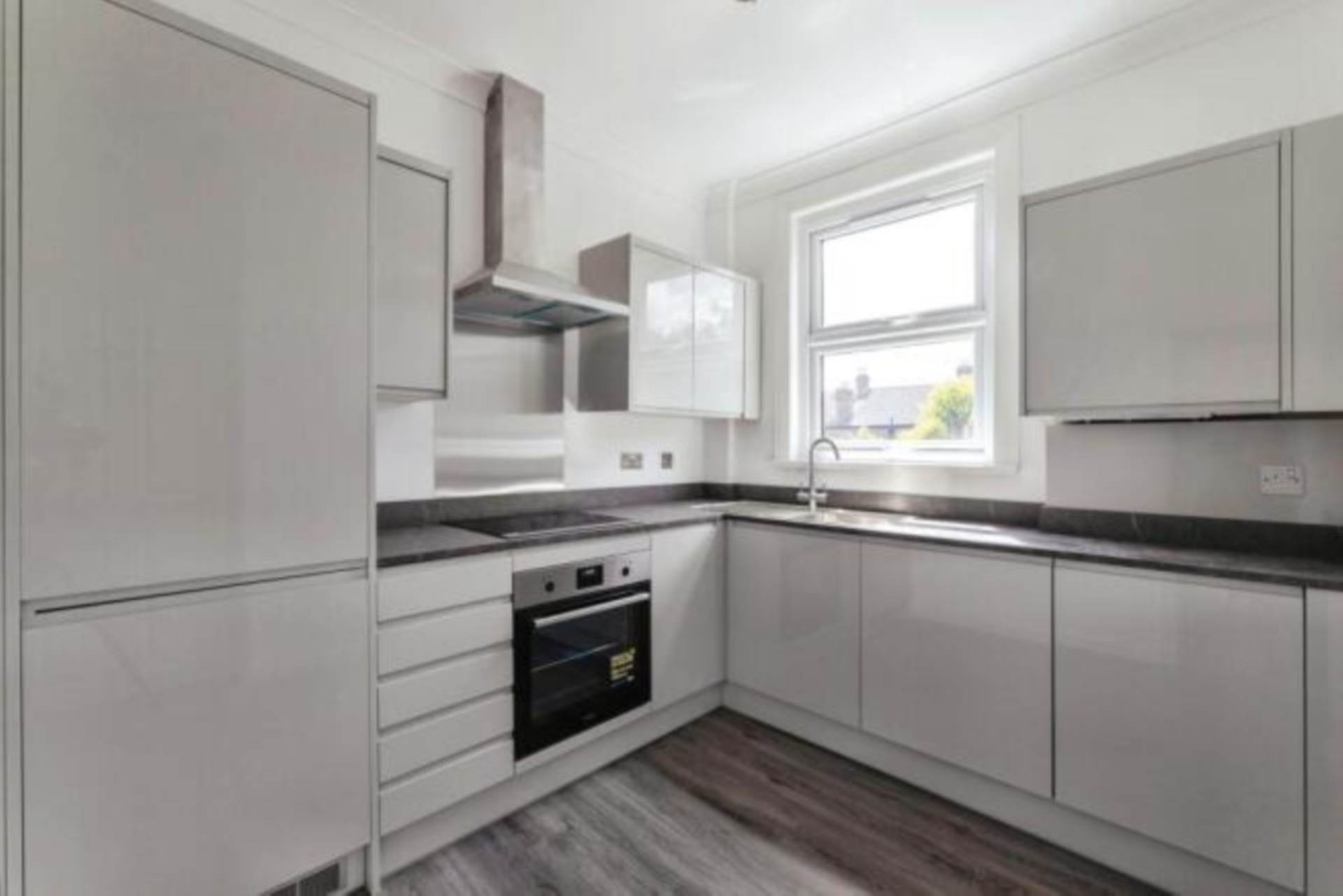 Warwick Gardens, Ilford, IG1 4LE, Image 2