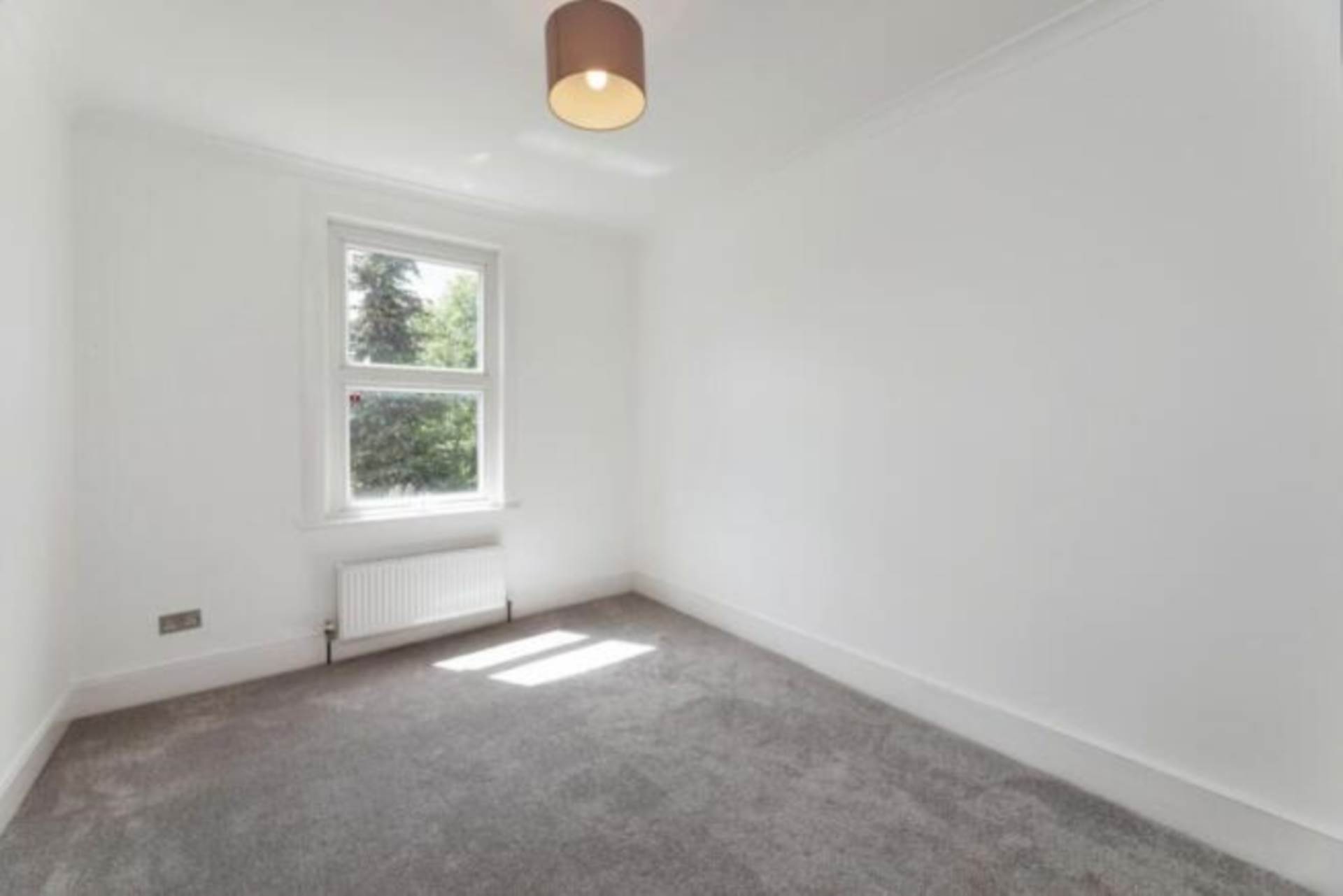 Warwick Gardens, Ilford, IG1 4LE, Image 6