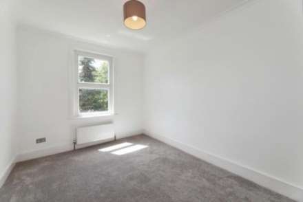 Warwick Gardens, Ilford, IG1 4LE, Image 6