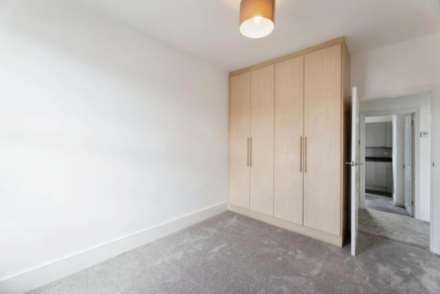 Warwick Gardens, Ilford, IG1 4LE, Image 8