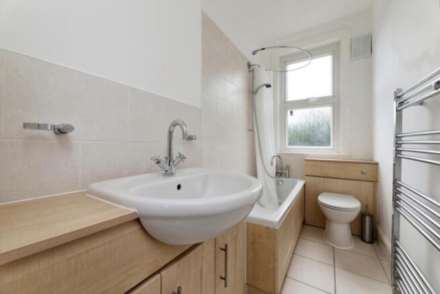 Warwick Gardens, Ilford, IG1 4LE, Image 9