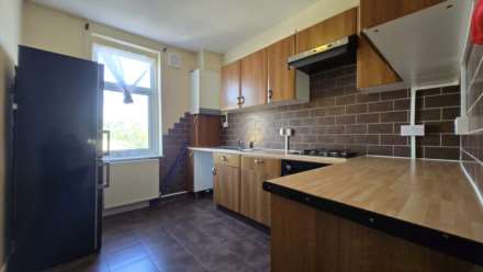 2 Bedroom Flat, High Road, Ilford, IG3