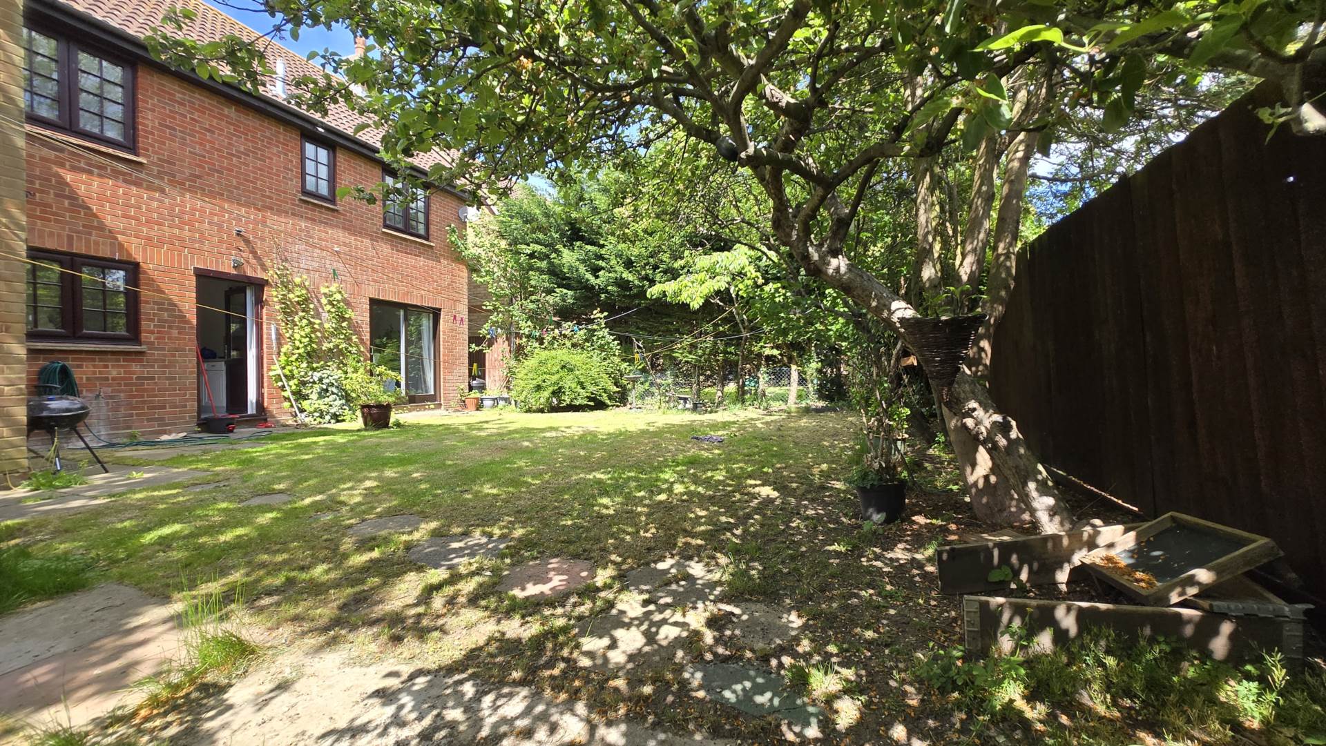 Grace Close, Ilford, IG6 3BW, Image 16