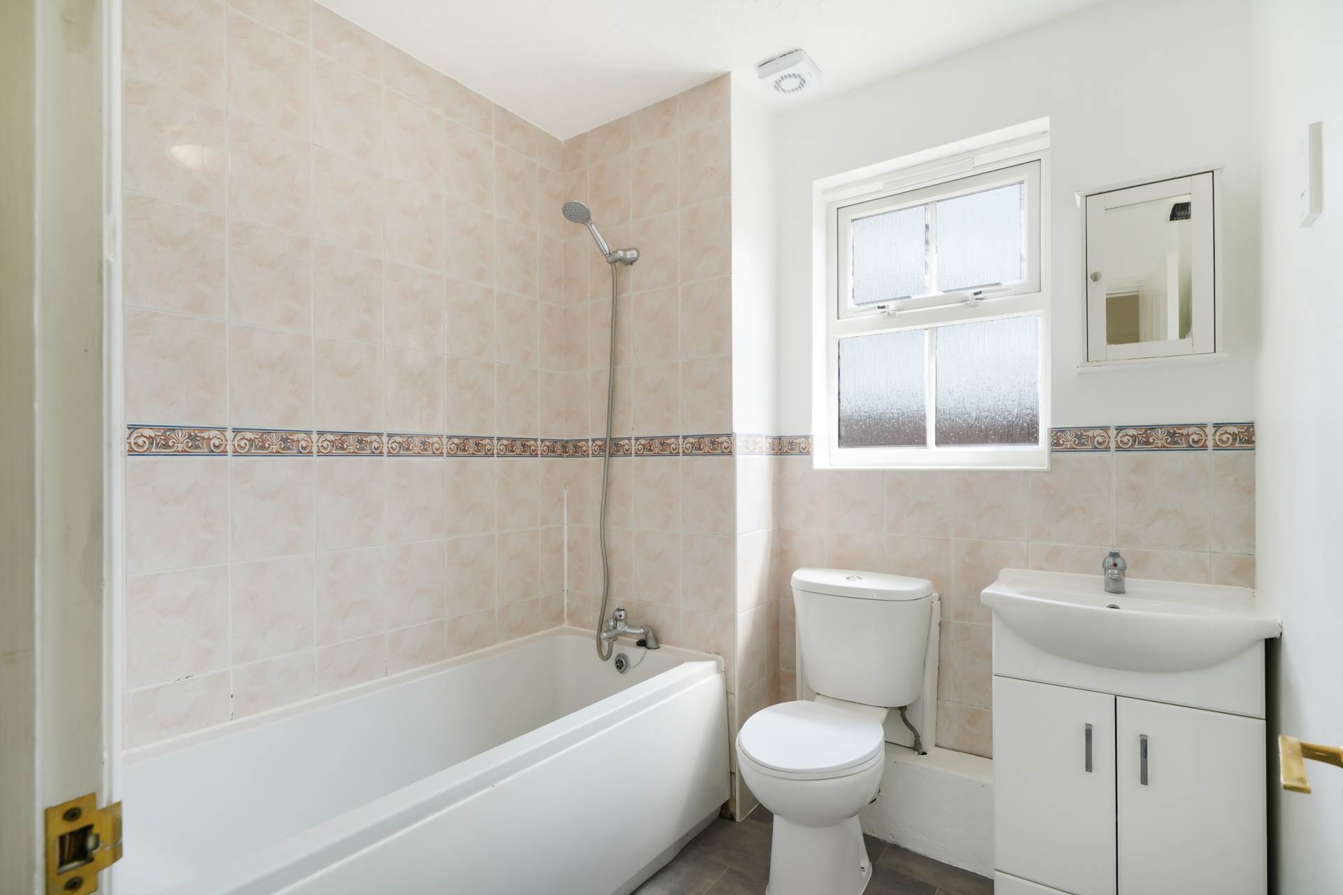 Rose Court, Ilford, IG1, Image 8
